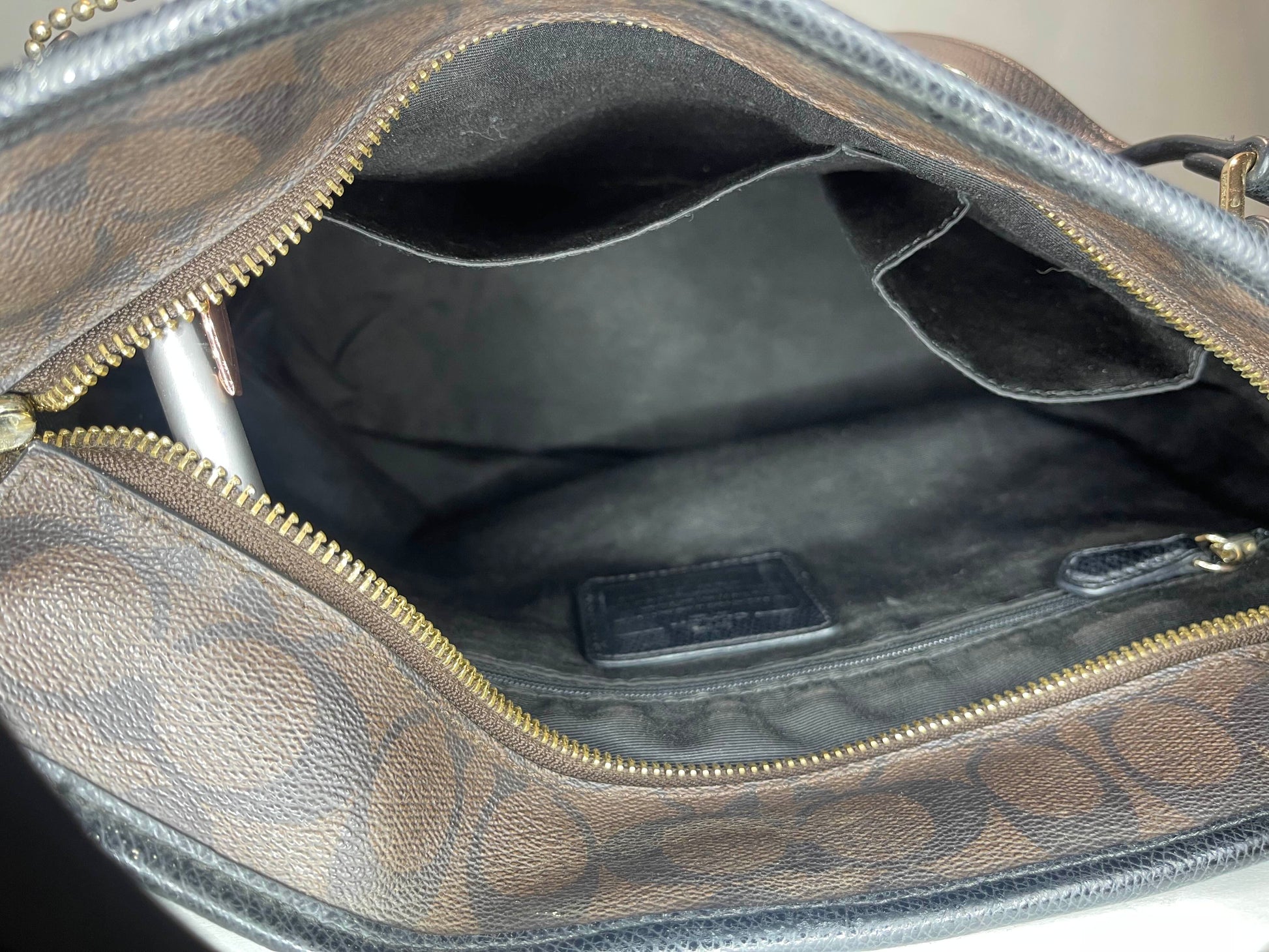 Coach Bag - Medium Signature Tote